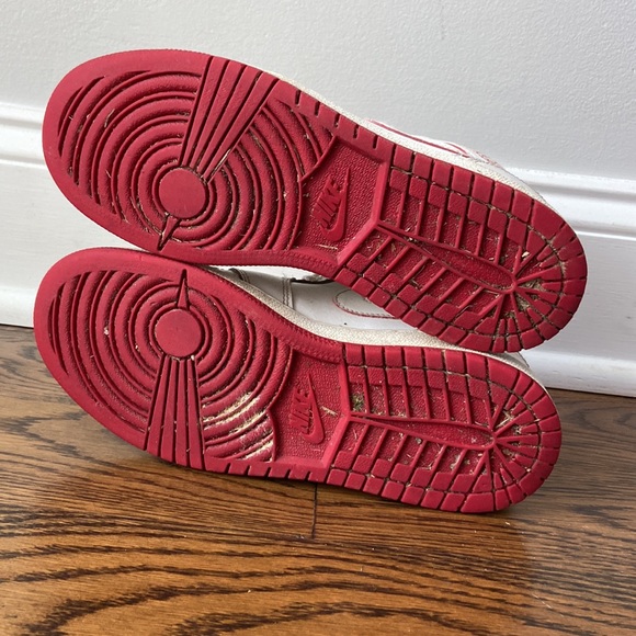 Nike Jordan 1 Mid - Picture 4 of 6